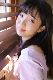 免费美女喂奶用