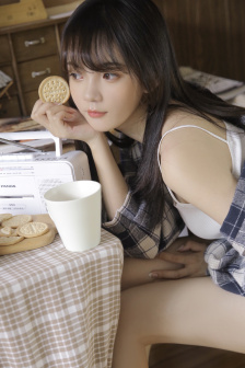 黑色背景国徽手机壁纸